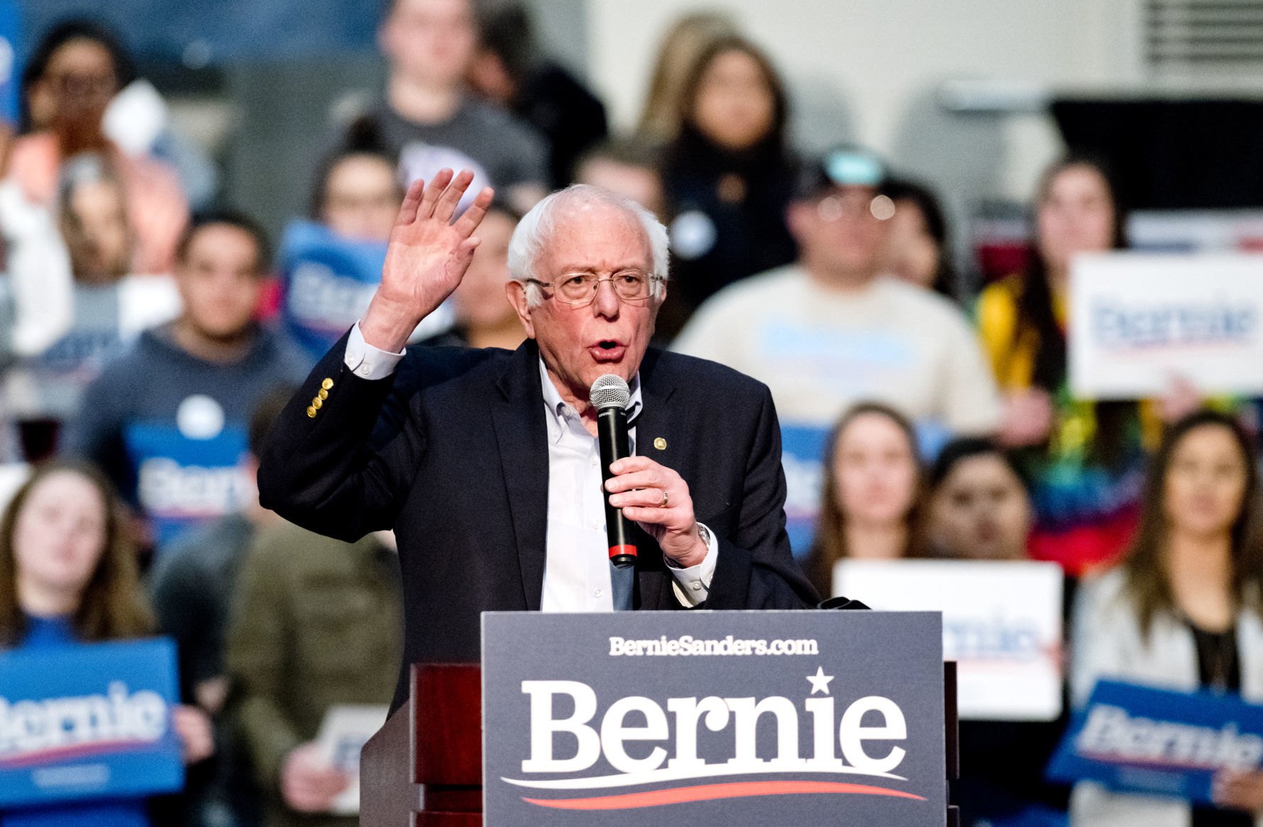 Bernie Sanders rallies in Sioux City